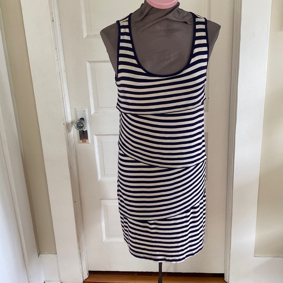 Design History Medium - Picture 1 of 4